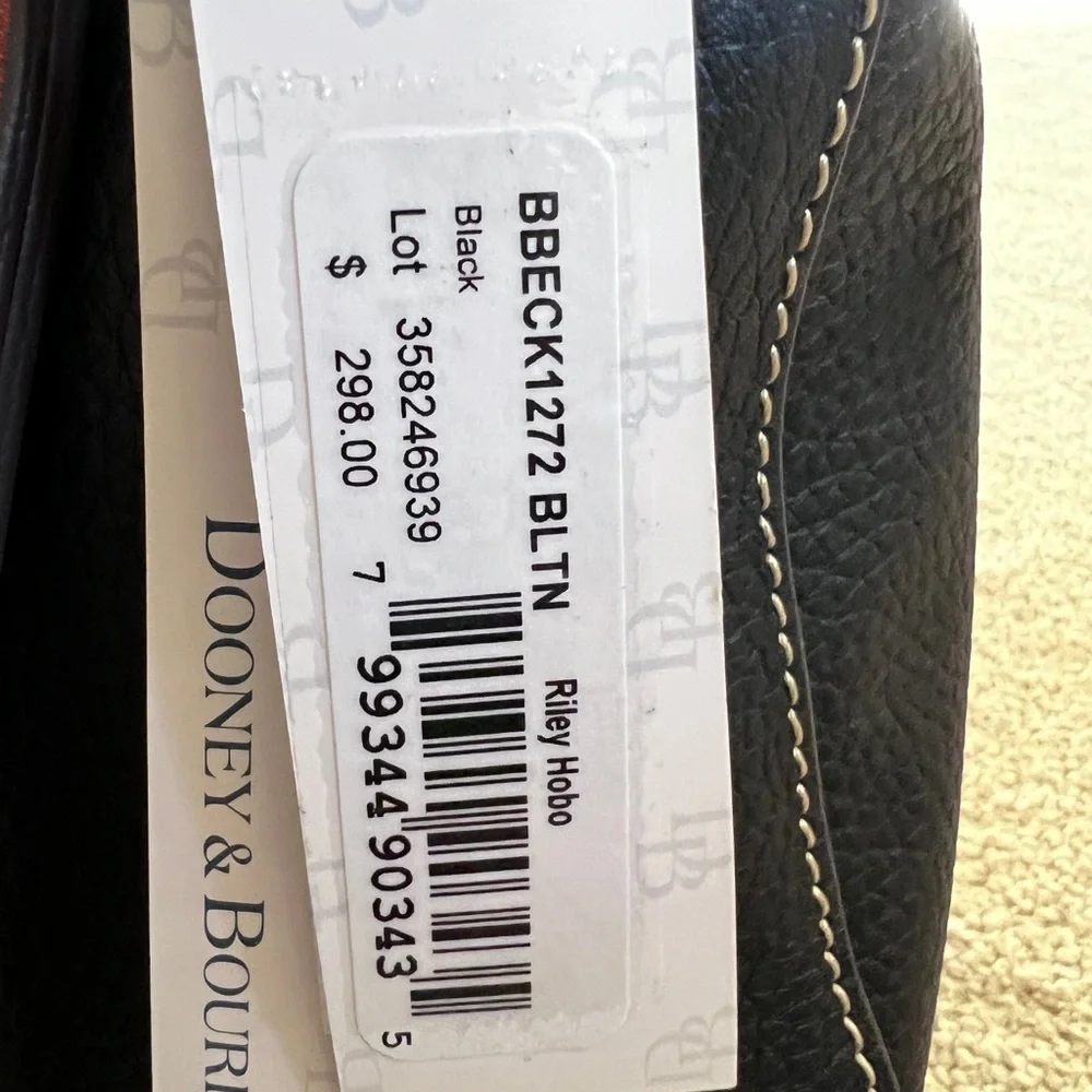 Dooney & Bourke Pebble Grain Riley Hobo Bag in Black — New with Tags - Picture 4 of 8
